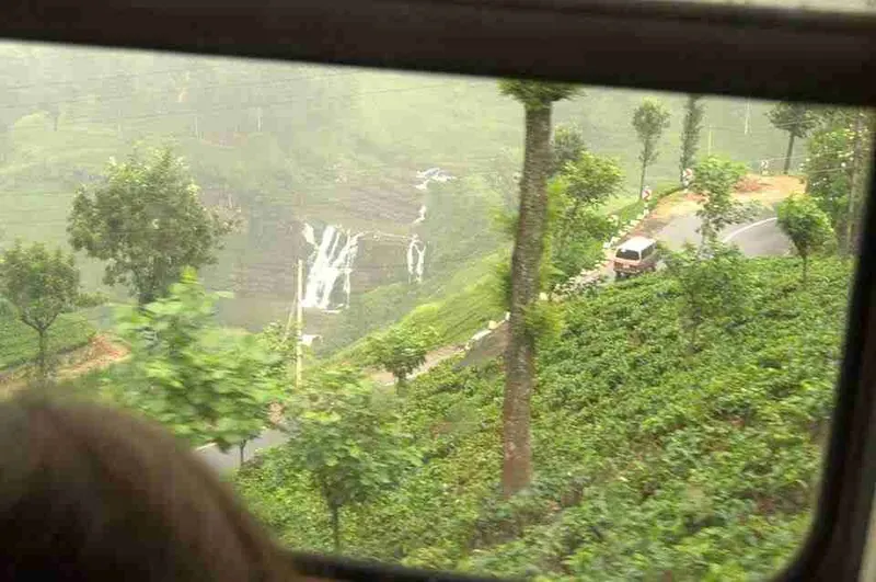 vista desde el tren de camino a Nuwara-Eliya