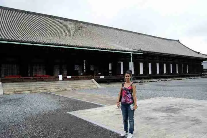 exterior del templo Sansujeando