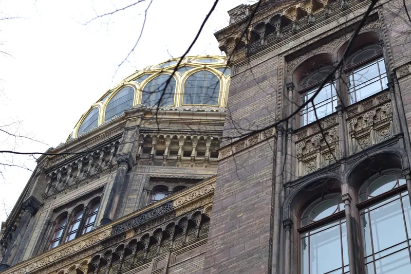 detalle de la cupula de la nueva sinagoga