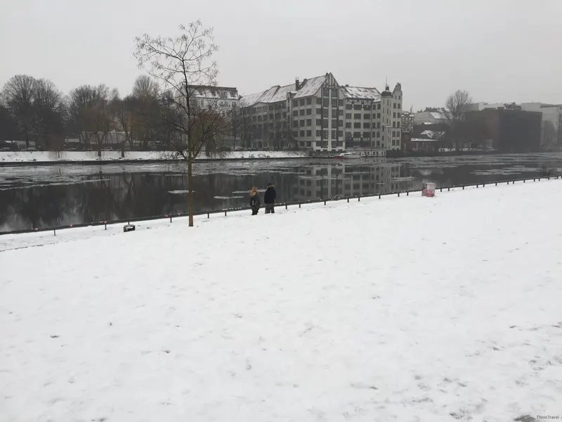 bordeando el rio Spree