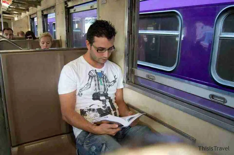 tren con destino a Ayutayya