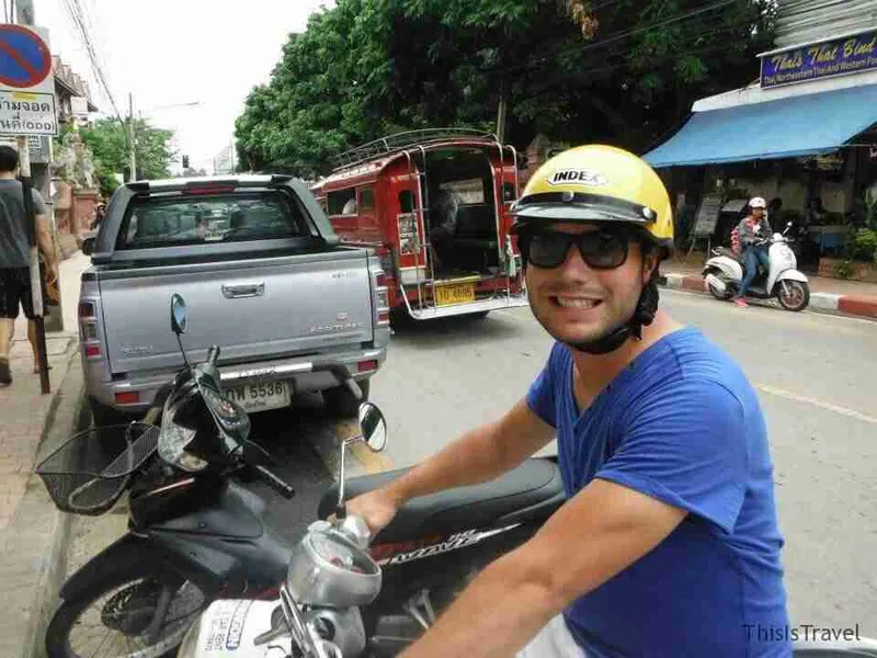 En moto por las carreteras de Chiang Mai