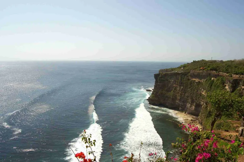 vistas desde el templo Uluwatu