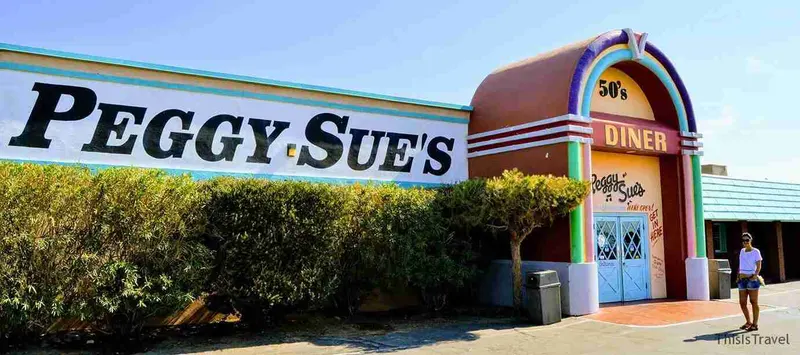 El rótulo del Peggy Sue’s 50’s Diner, cerca de Barstow