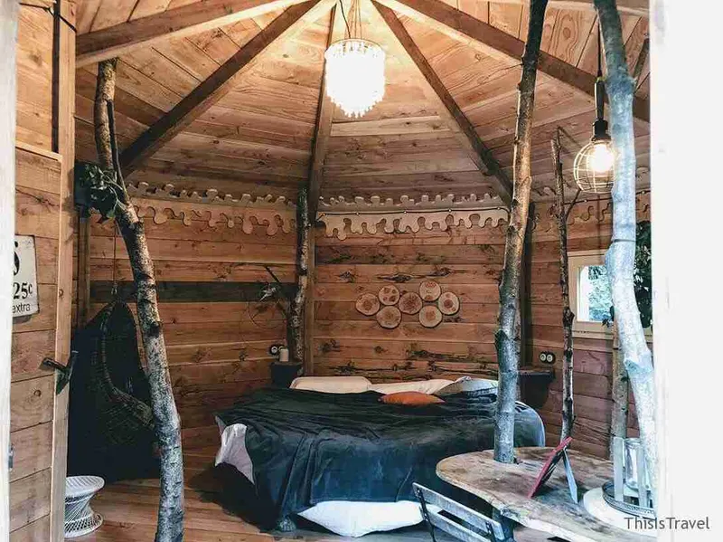interior de la cabaña