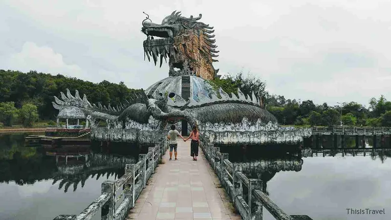 Parque acuatico abandonado, Hue, Vietnam