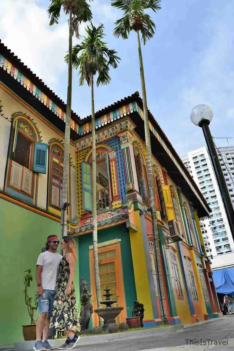 Casas coloniales de colores del barrio de Little India, en Singapur