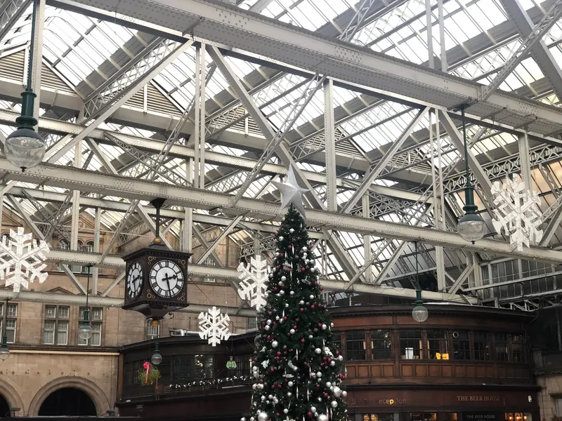 estacion tren arquitectura navidad