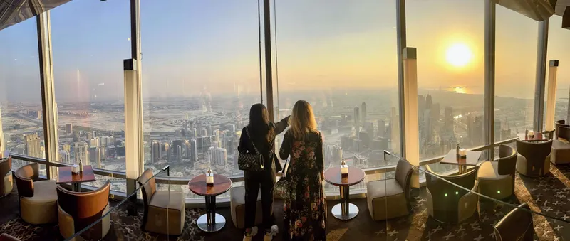 vistas desde el Burj Khalifa al atardecer, el edificio más alto del mundo