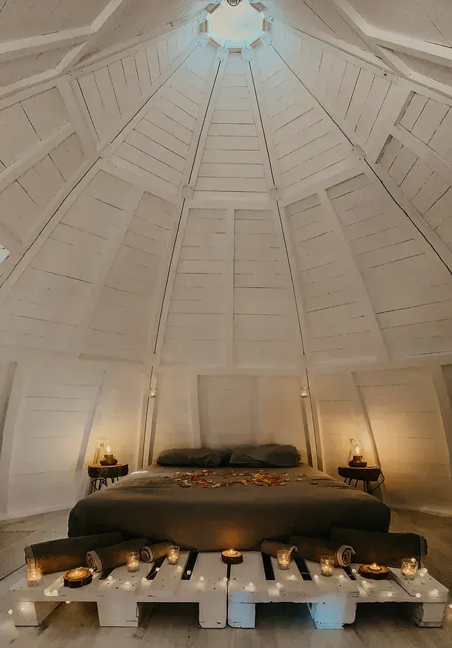 interior confortable de los tepees
