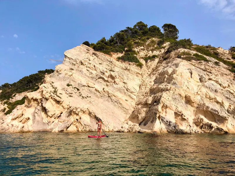 paddle surf en la hermosa plya de cala blanca, cala del frances y cala sardinera, javea