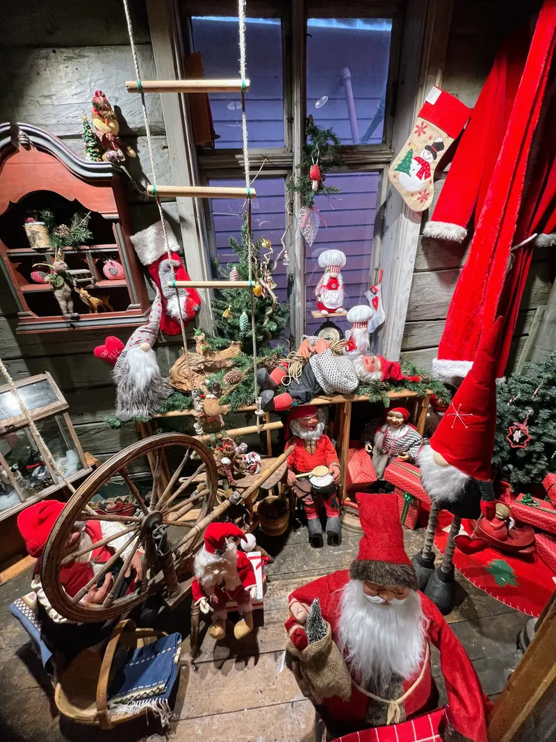 detalle de la decoracion de la tienda de navidad de Bergen, Julehuset