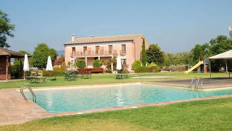 Piscina del Hotel Font Salada, en Oliva