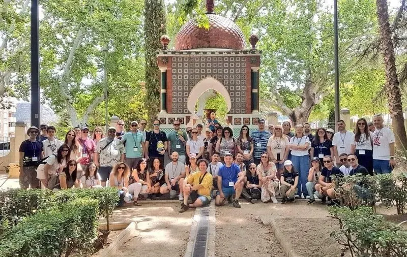 familia CVTB7 en el jardin del beso de Xativa