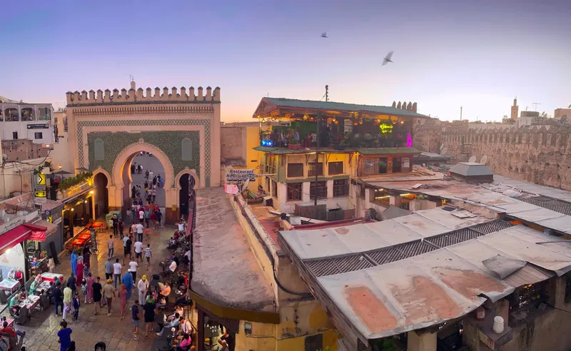vistas de la puerta azul de Fez, mejor local para tomar un te a la menta marroqui