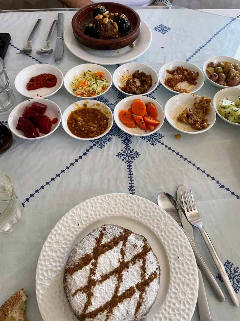 rica gastronomia Marroqui en Nayar Restaurant, detalle de tapas marroquis y comida