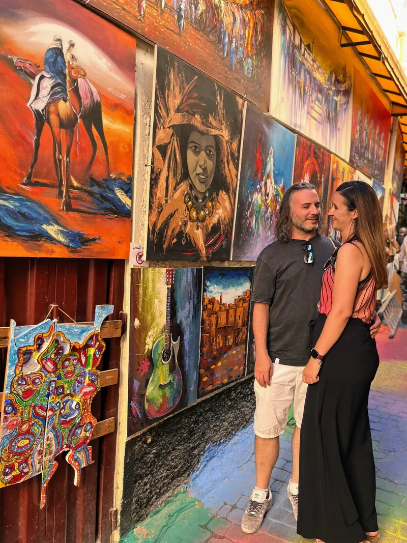 Detalles de la pareja de ThisIsTravel en Rainbow Street Fez