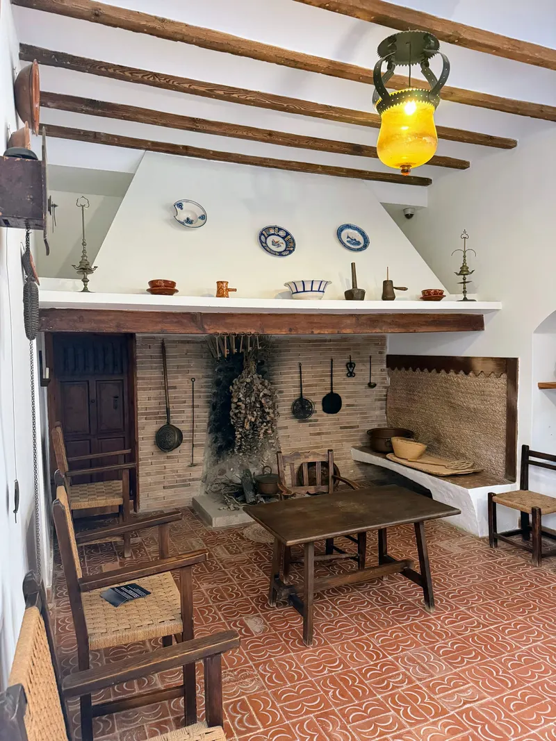 Detalle de la cocina de la Barbera de los Aragonés, casa museo de la Vilajoyosa