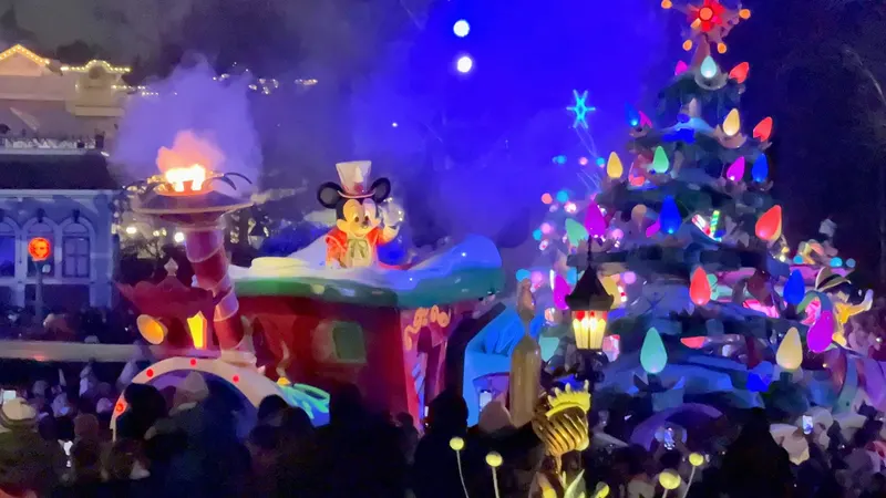 detallle carroza navidad de Mickey, desfile