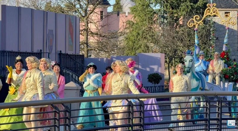 detalle desfile de princesas y principes disney