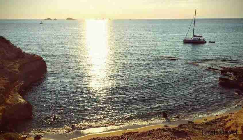 atardecer en cala compte