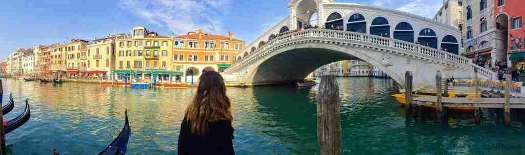 Angela en Venecia Gran Canal Puente Rialto