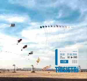 concurso de cometas en playa de Gandia en una tarde de junio