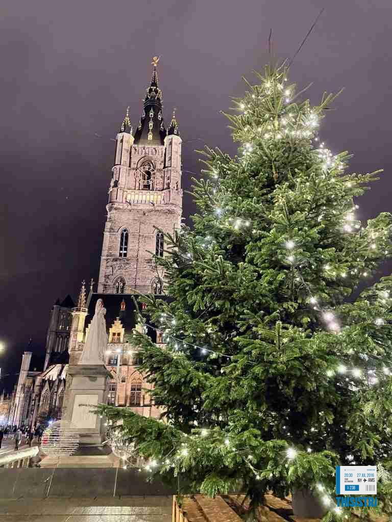 detalle árbol de Navidad del Gante de noche, Flandes, Belgica
