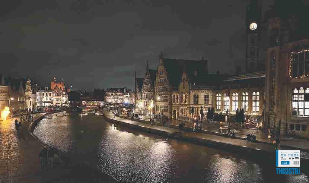 Panoramica nocturna de Gante en Navidad, Belgica