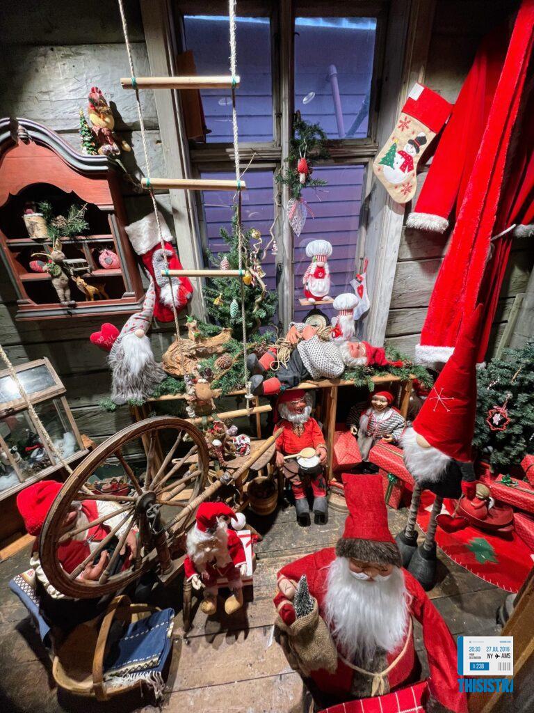 detalle de la decoracion de la tienda de navidad de Bergen, Julehuset
