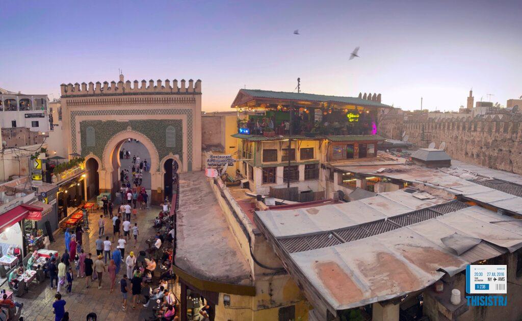 vistas de la puerta azul de Fez, mejor local para tomar un te a la menta marroqui