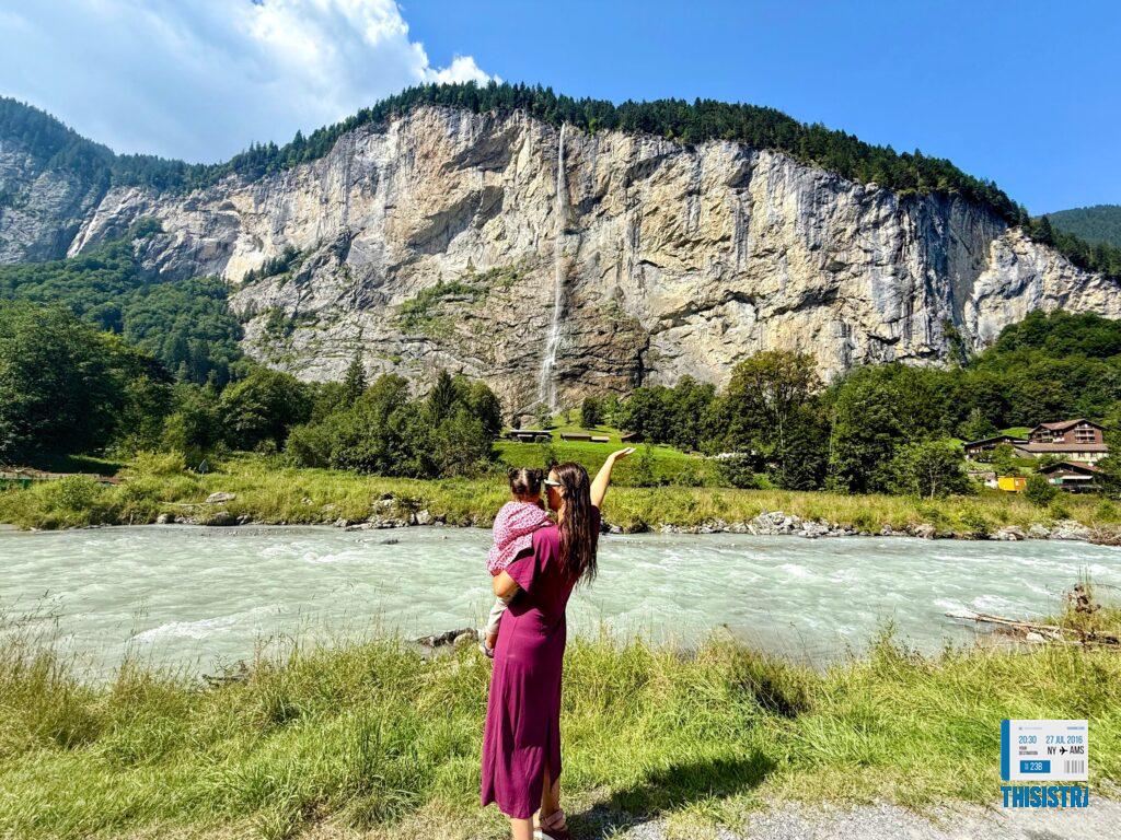 detalle de Lauterbrunen falls, madre e hija